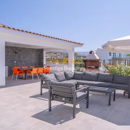 Aretousa Ena By Prestige Bookings *