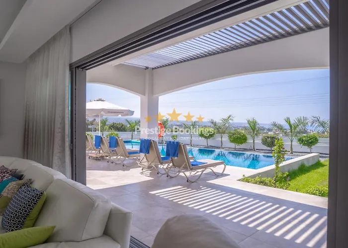 Aretousa Ena By Prestige Bookings * بييا